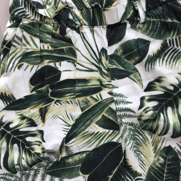 H&M High Waist Leaf Botanical Vacation Print Paper Bag Pants - Picture 2 of 3